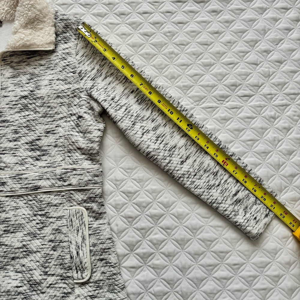 T by Talbots Fleece-Trim Quilted Jacquard Full Zip Jacket Gray Ivory Size SP - Picture 11 of 16
